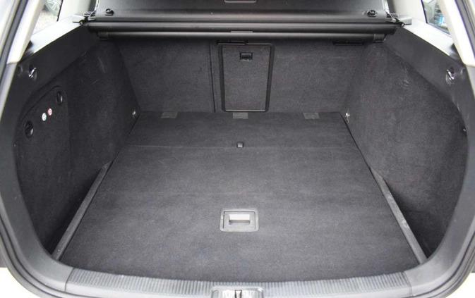 Volkswagen Golf cena 26900 przebieg: 122291, rok produkcji 2010 z Ostrowiec Świętokrzyski małe 781